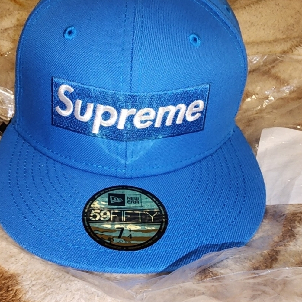 SUPREME/NEW ERA BOX LOGO FITTED HAT. 7 1/4